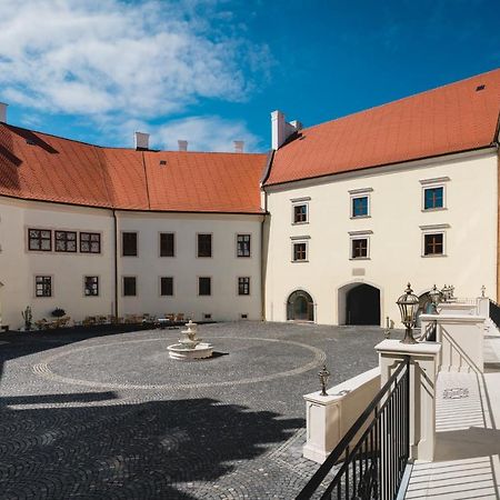 Palace Art Hotel Pezinok Esterno foto
